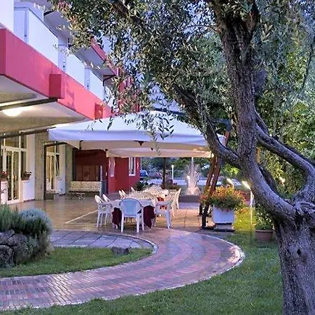 Lo Zodiaco Hotell 3*